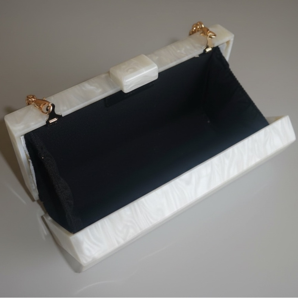 Forever 21 Pearl Acrylic Box Clutch Marveled with detachable gold chain -NWT - Picture 3 of 7